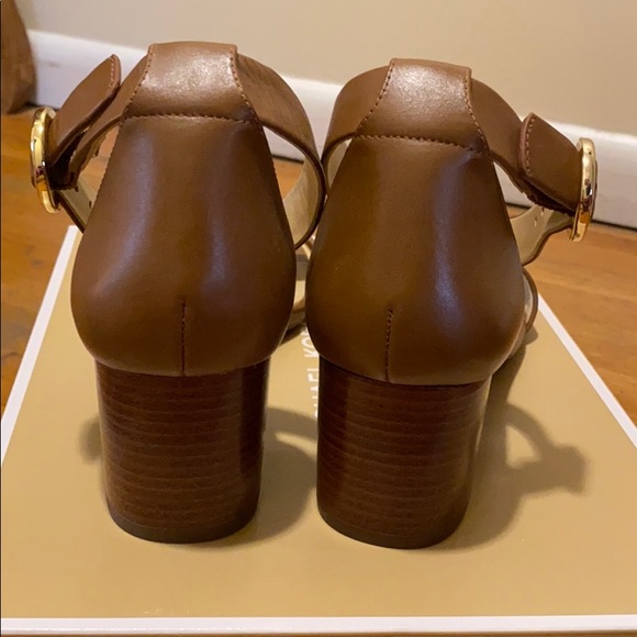 COPY - Michae Kors Sandals - Picture 11 of 15